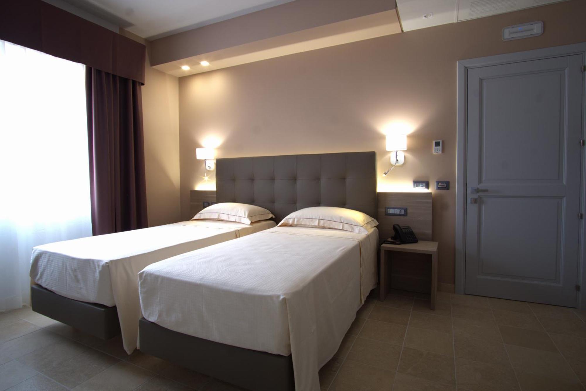 Netum Hotel Noto Exteriör bild
