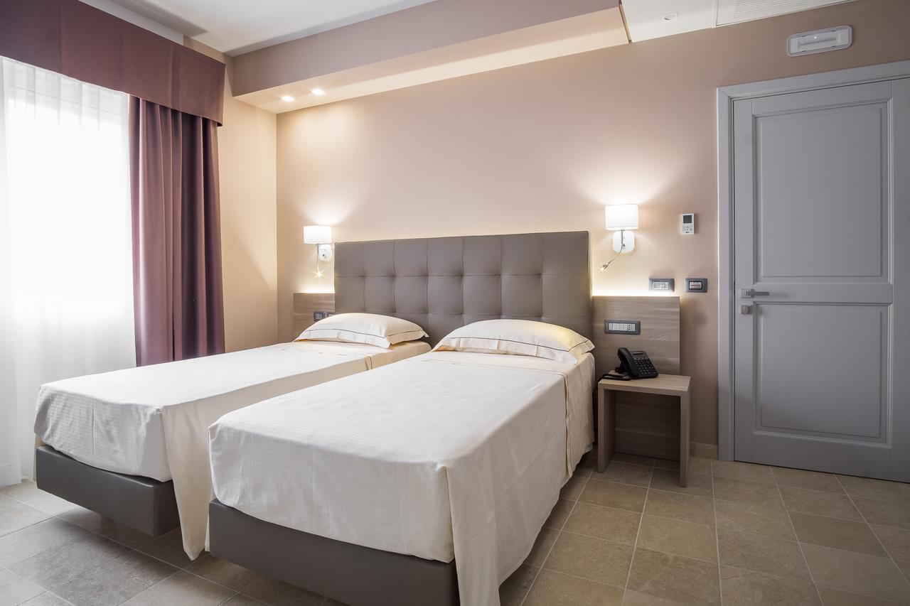 Netum Hotel Noto Exteriör bild
