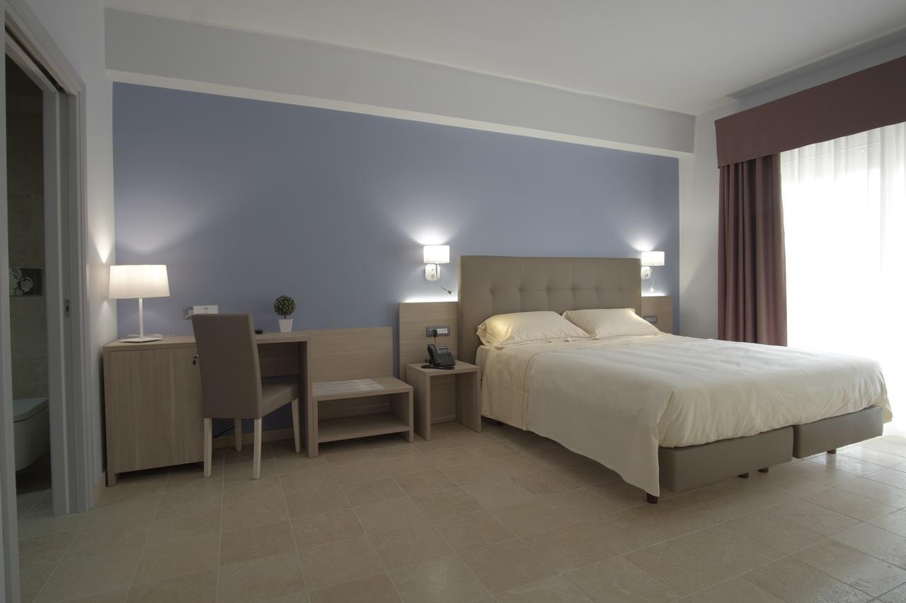 Netum Hotel Noto Exteriör bild